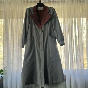 Vintage Freddi Gail Gray coat with removable lining size 9/10 (sm- med US)